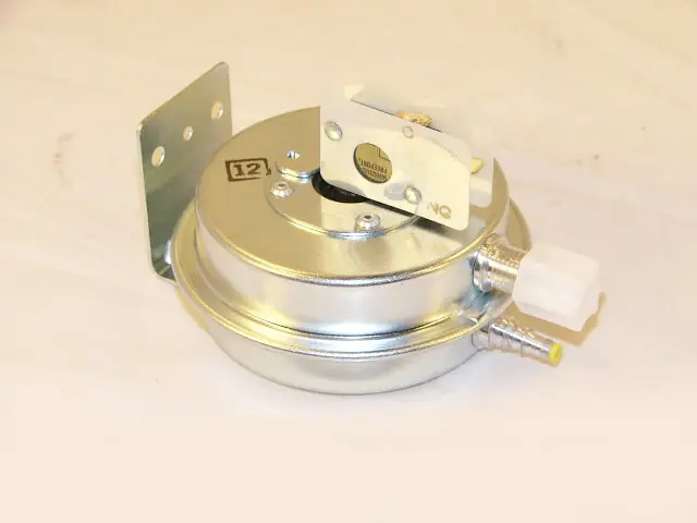 International Comfort Products 1445593 SPST Pressure Switch