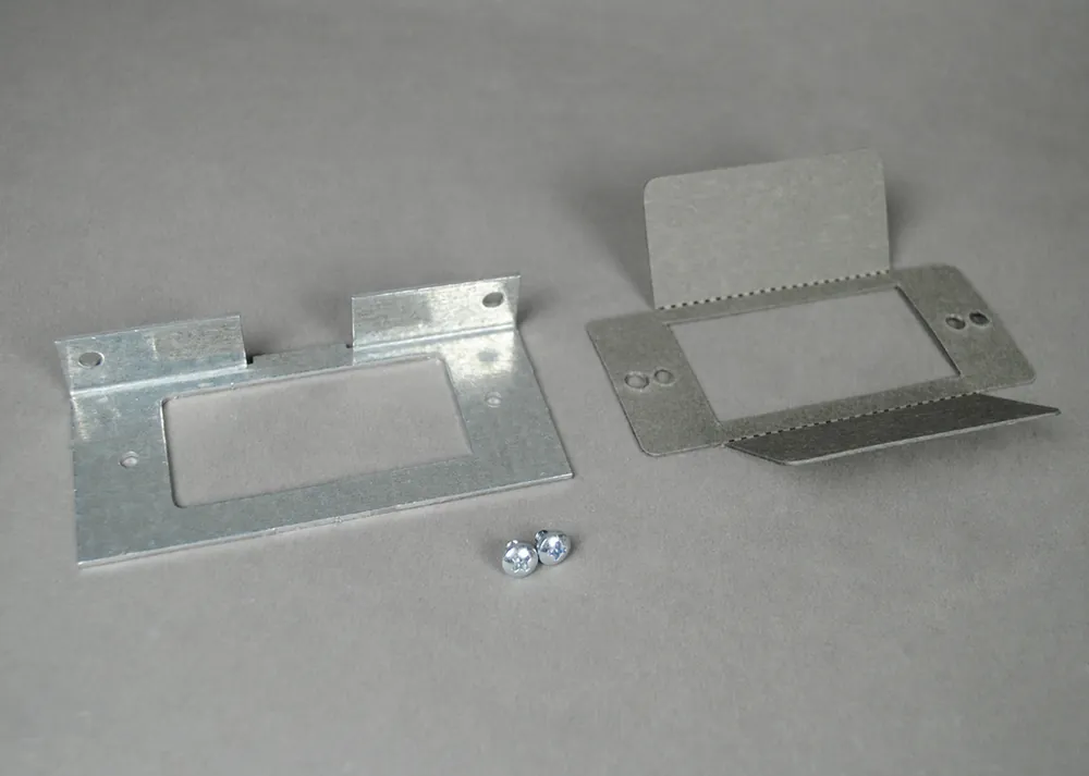 Wiremold RFB2GFI RFB2-Series Internal GFI or Decorator Style Receptacle Opening