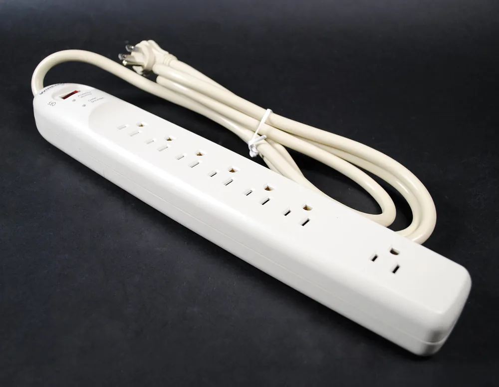 Wiremold SR10N Cg Surge Strip 6Ft Cord